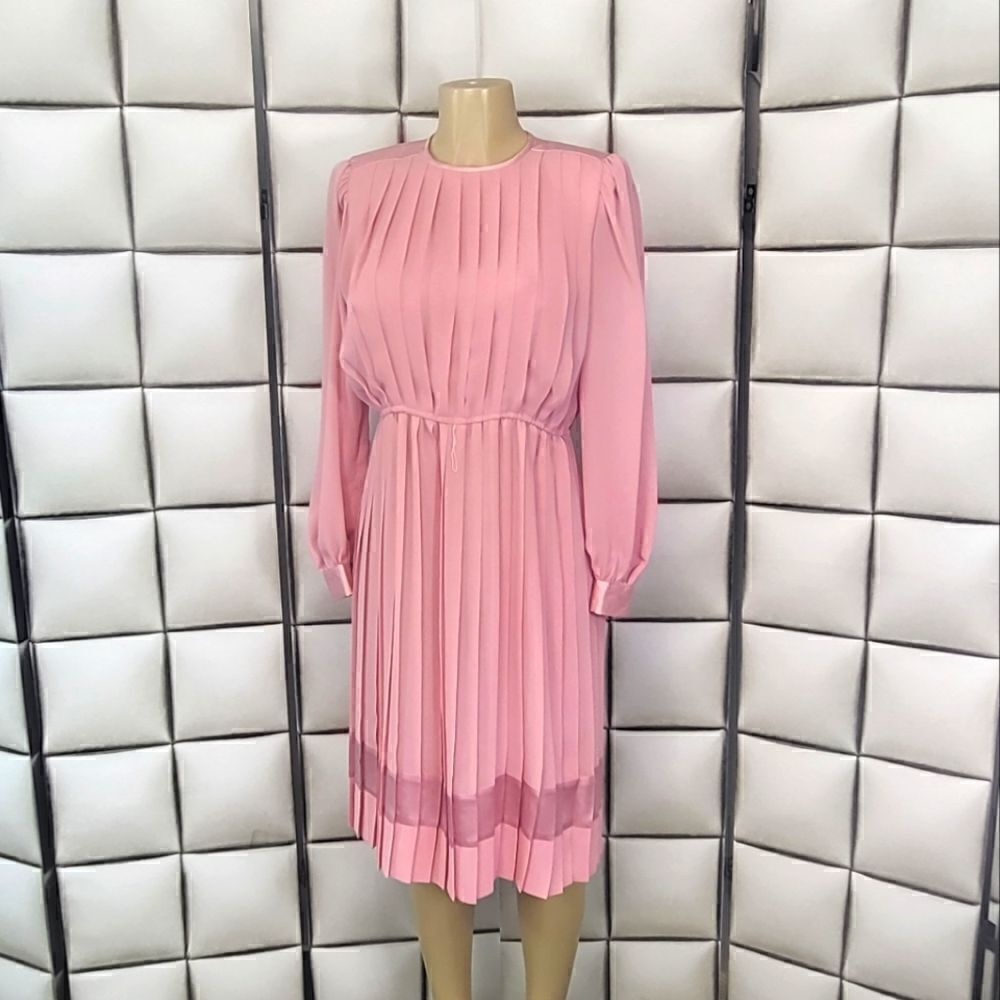 Vintage pleated pink dress 